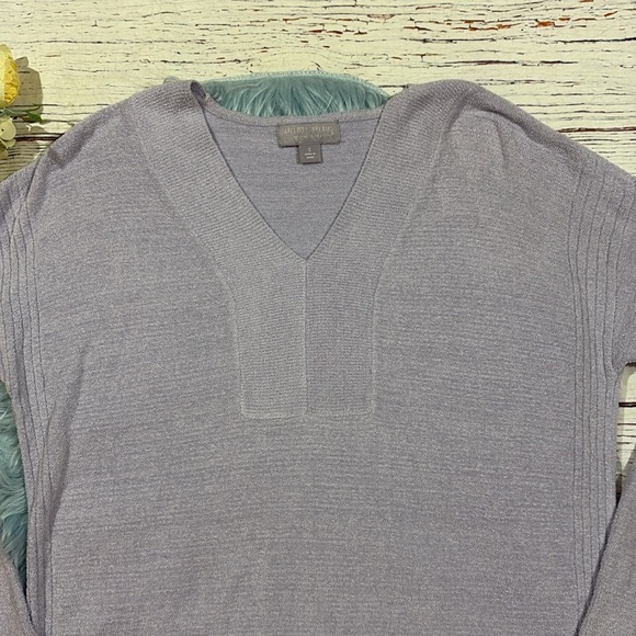 Barefoot Dreams Women’s CozyChic Ultra Lite V Neck Pullover Sweater Lilac - Picture 4 of 9